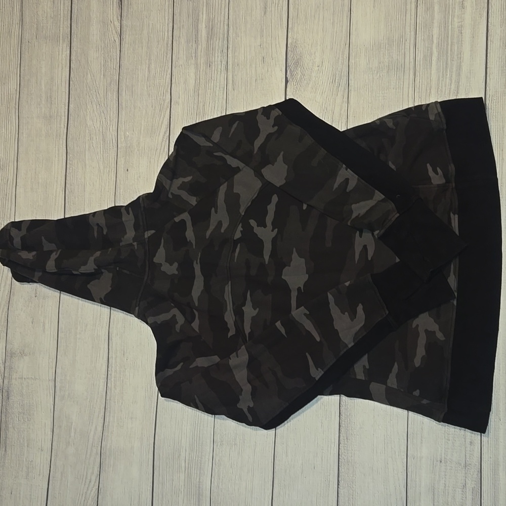 Athleta Triumph Printed Hoodie Camo Black/Gray Size XL - Picture 2 of 10